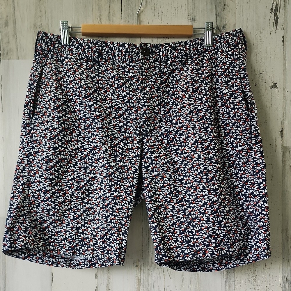 J. Crew Stanton Navy Floral Flat Front Shorts 4 Pockets Size 34 9" Inseam
